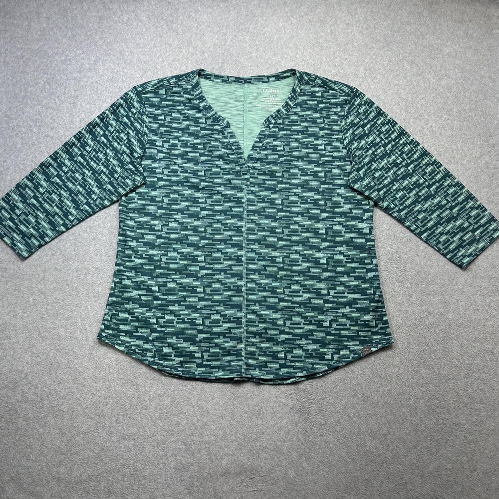 LL Bean Streamside Tee Shirt Womens Petite Large Green Geo V Neck Outdoor